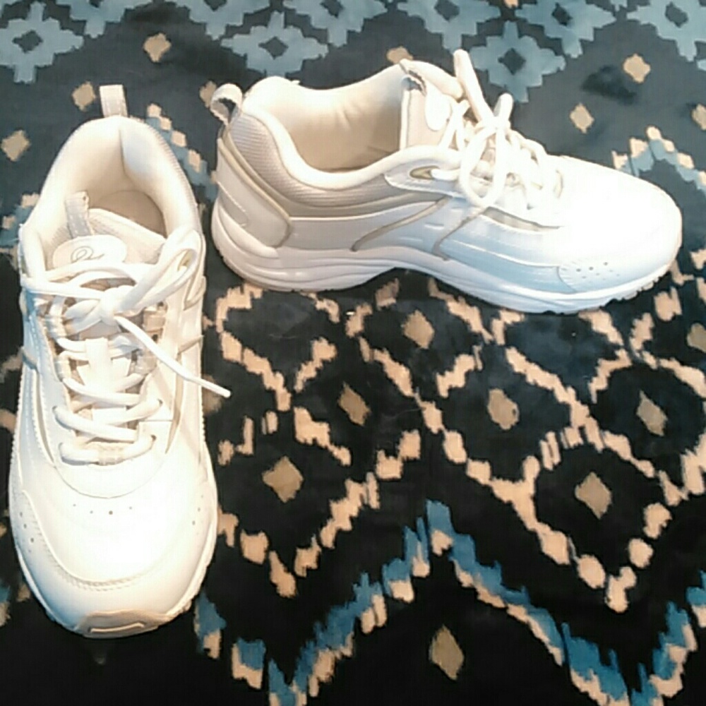 Easy Spirit Walking Shoes